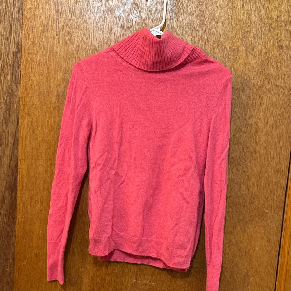 Uniqlo Cashmere Women's Pink Turtleneck Sweater